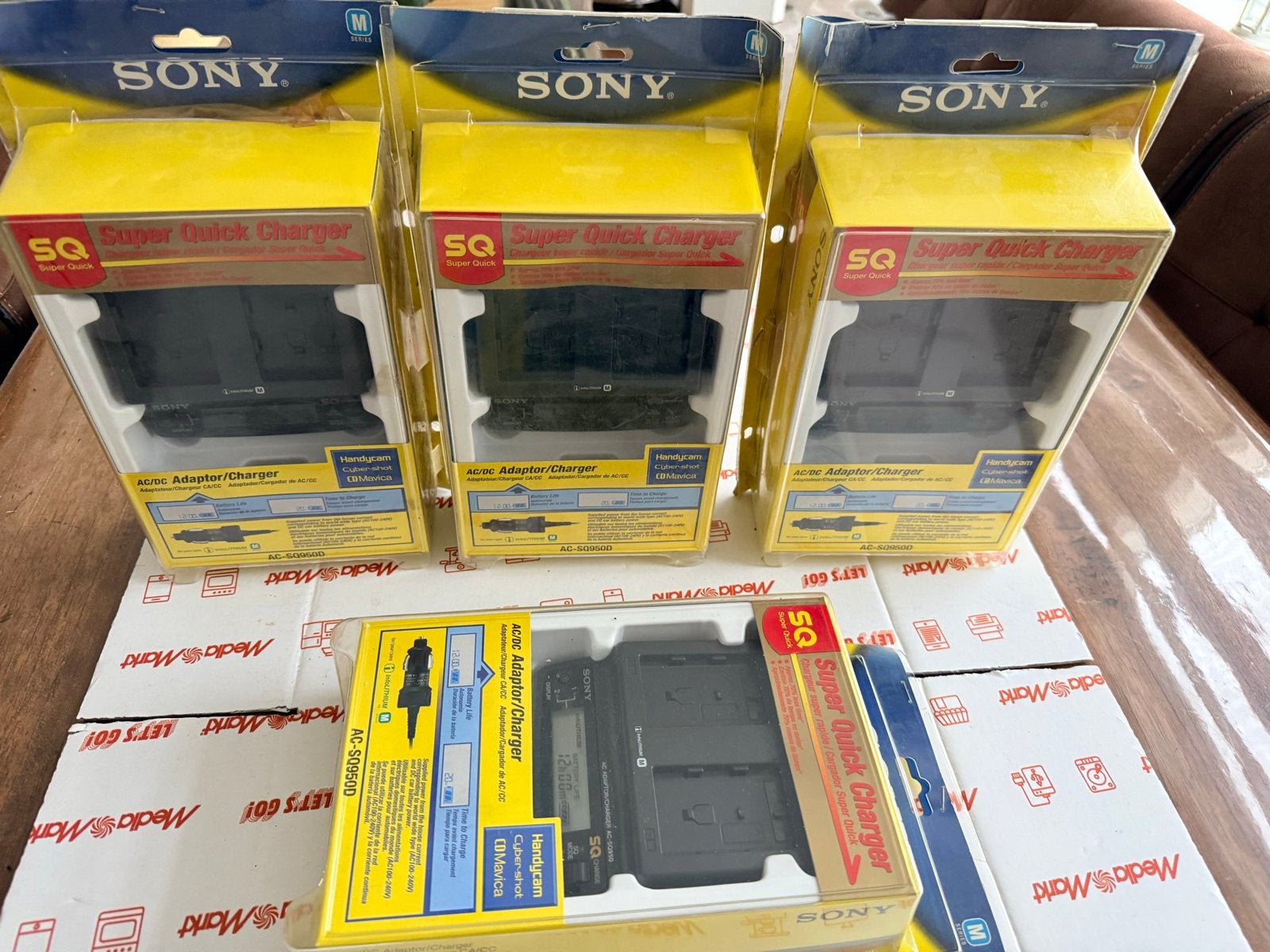 Sony AC-SQ950D Super Quick Charger voor Handycam/Cyber-shot, Audio, Tv en Foto, Ophalen of Verzenden, Nieuw