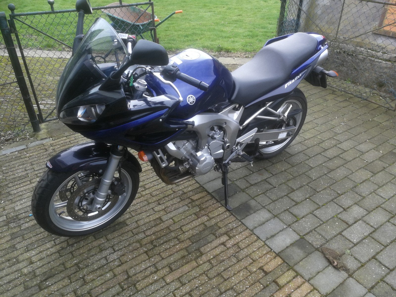 Yamaha Fazer 600 met zeer lage kilometerstand, Particulier