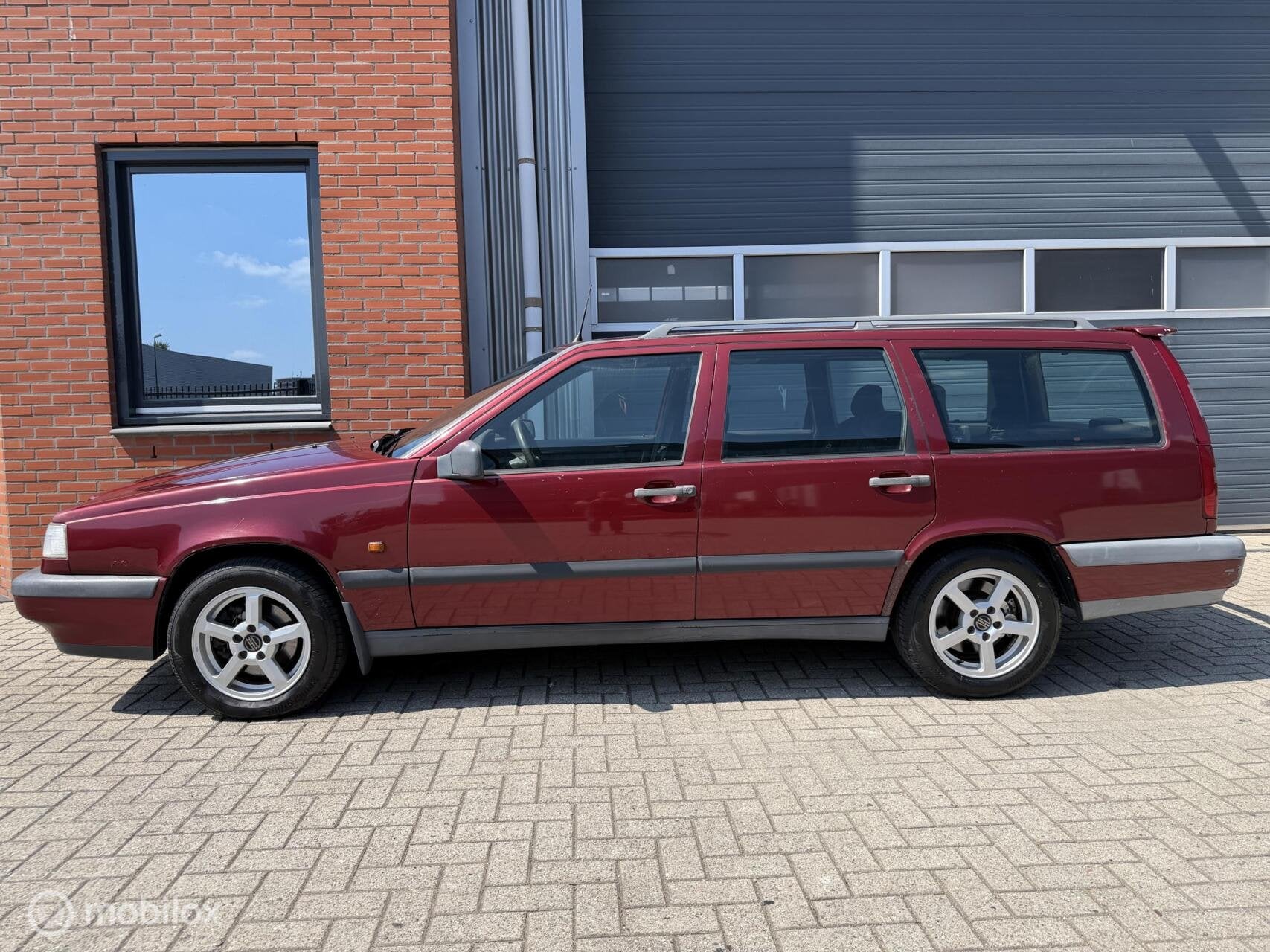 Volvo 850 2.5 Comfort-Line Estate - LPG G3 - apk 7-2027, Auto's, Volvo, Stof, Gebruikt, Zwart, 1436 kg