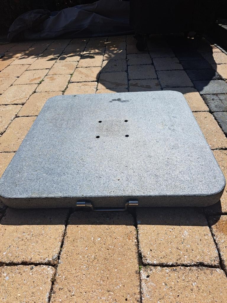 Zware parasolvoet van graniet, 80x80 cm, Ophalen, Gebruikt, Minder dan 1 meter, Parasolvoet