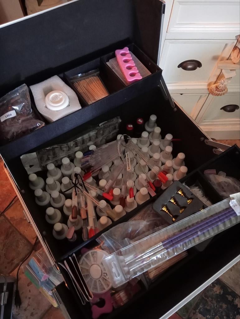 Nagelspullen, Ophalen, Zo goed als nieuw, Handen en Nagels
