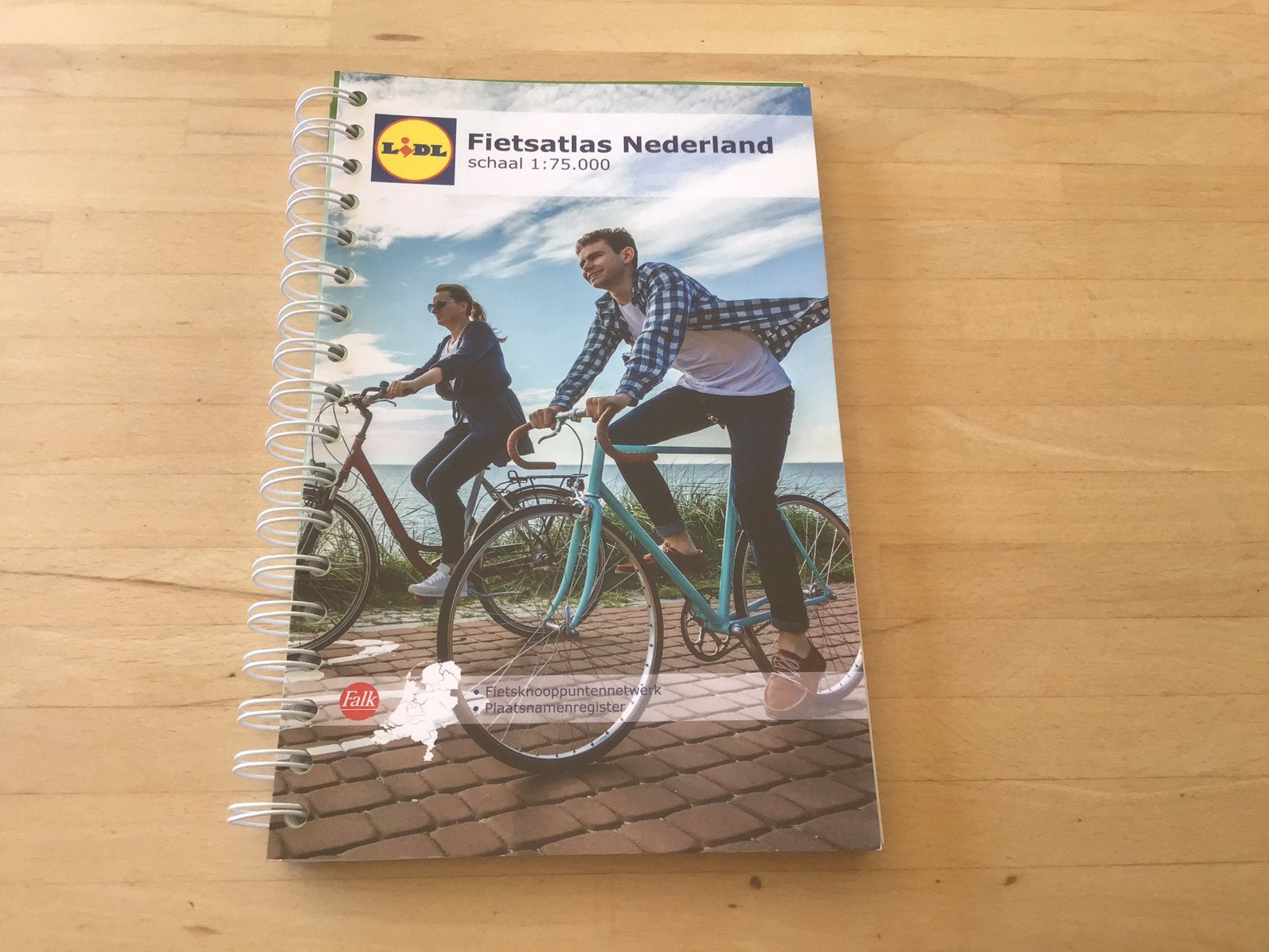 Falk fietsatlas Nederland (uitgave Lidl 2022), Ophalen of Verzenden, Zo goed als nieuw