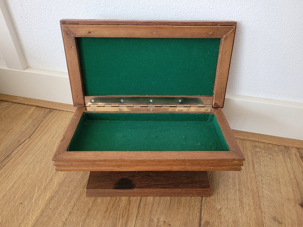 Kistje in de vorm van een biljart / Pool tafel B 32,5 cm., Ophalen of Verzenden