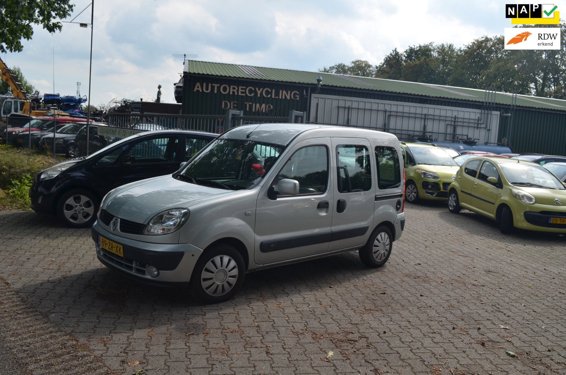 Renault Kangoo 1.6-16V Expression Luxe automaat 160.000 km, Auto's, 1095 kg, 49 €/maand, Origineel Nederlands, Bedrijf