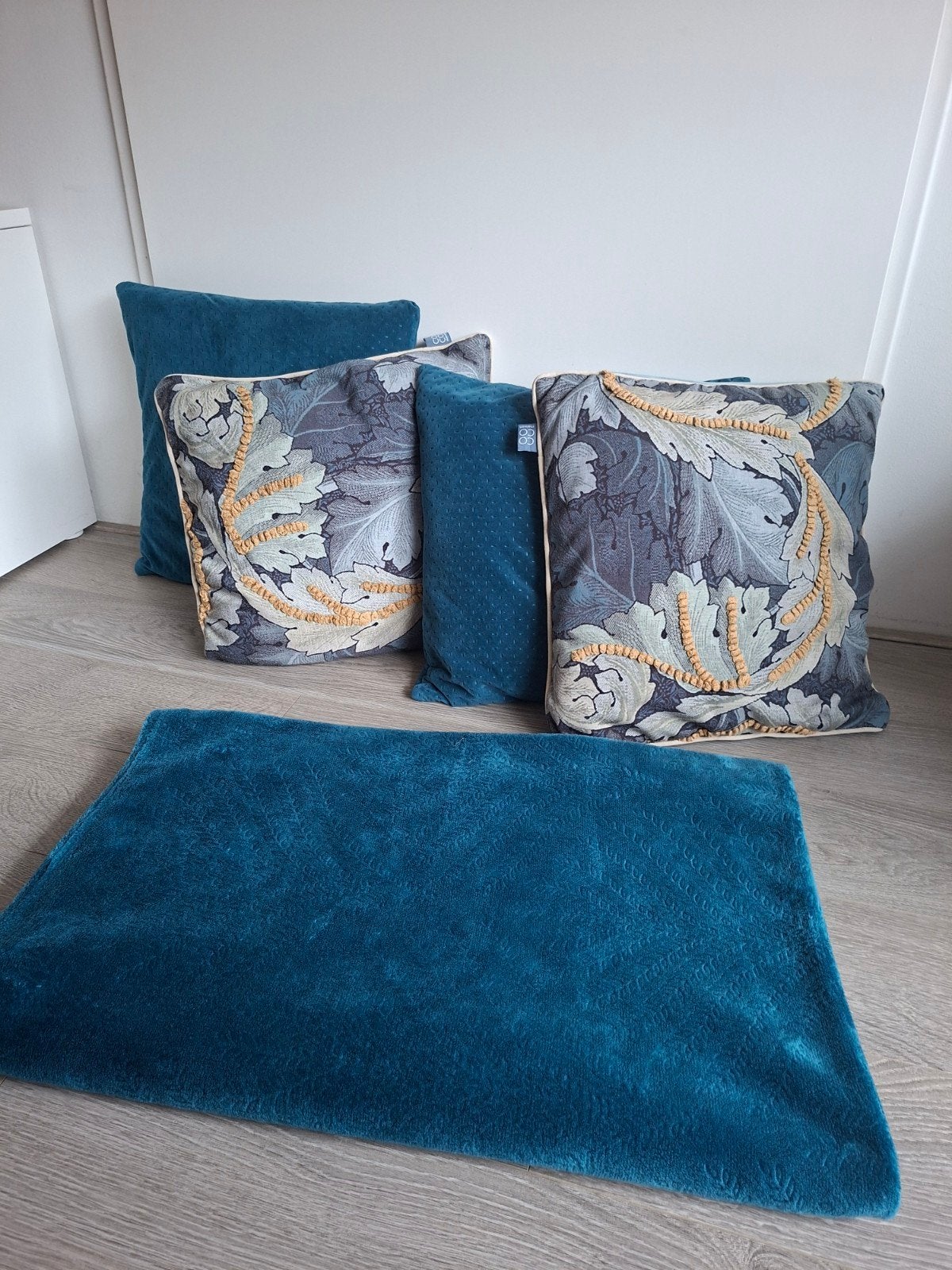 kussens en plais Petrol, Huis en Inrichting, Ophalen of Verzenden, Zo goed als nieuw, Blauw, Vierkant