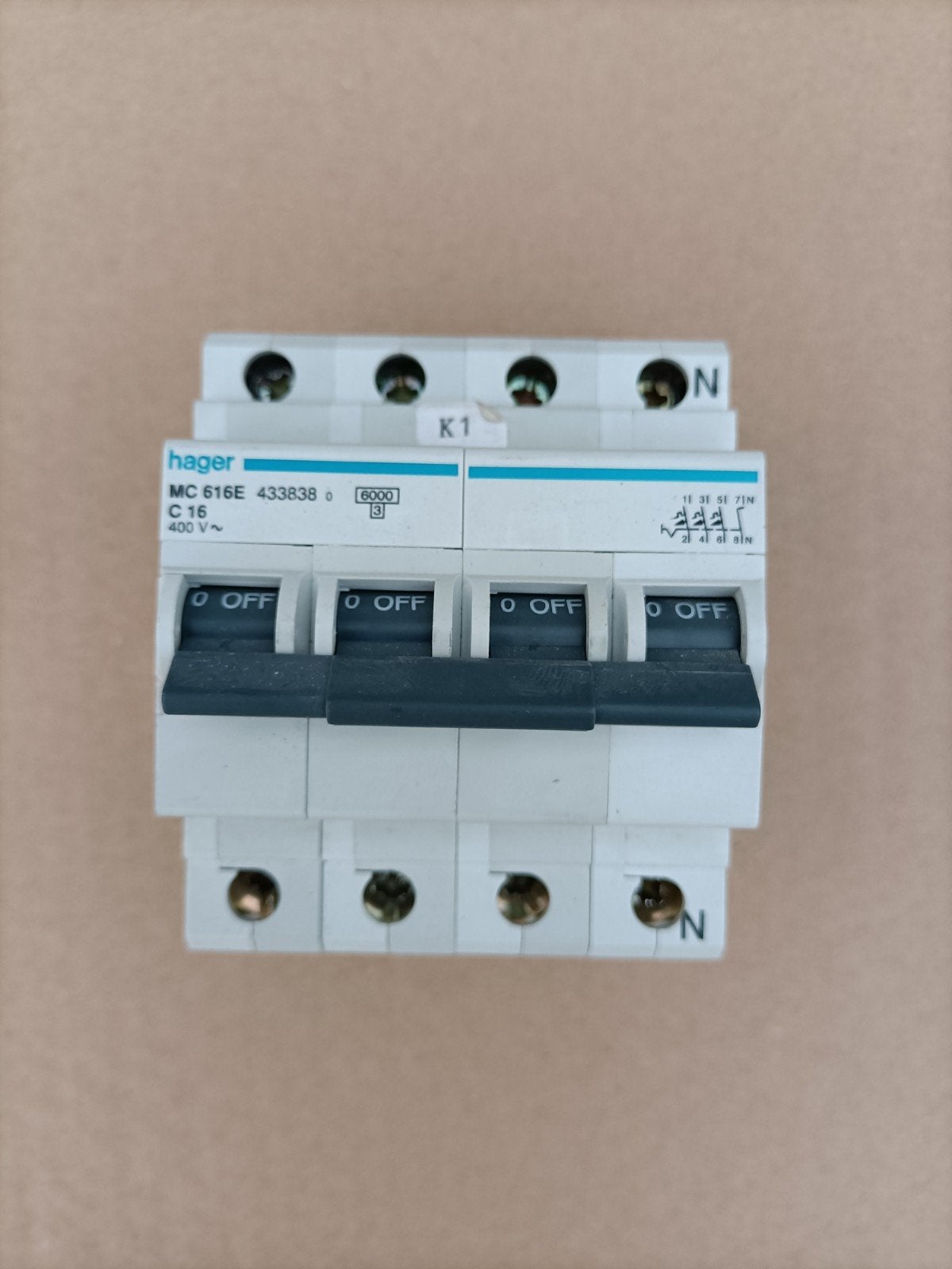 Hager MC 616E C16 Installatieautomaat, Ophalen of Verzenden, Gebruikt, Hager, Installatieautomaat
