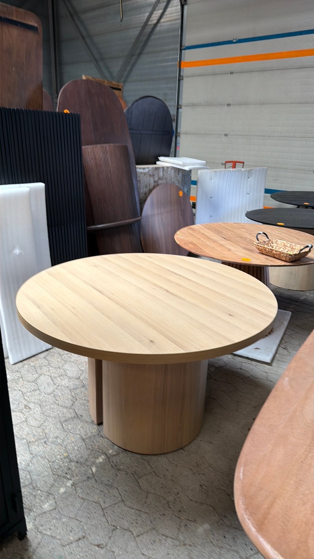 Deja Living eettafel Mito natural rond 130 cm, Huis en Inrichting, Ophalen, Japandi, Rond, Nieuw