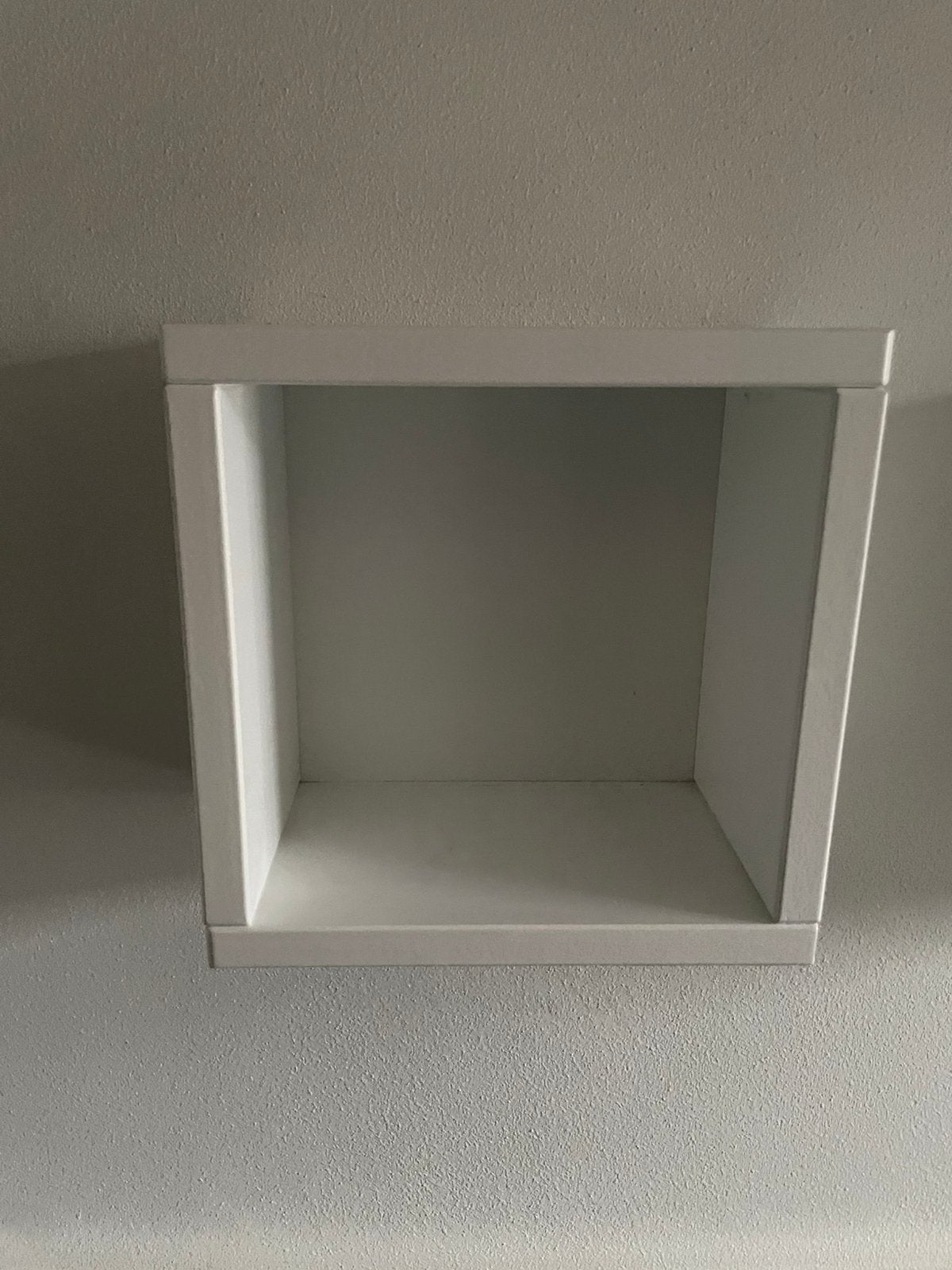 Te koop: drie wandkubusjes Bopita in antra, wit en zilver, Ophalen, Zo goed als nieuw