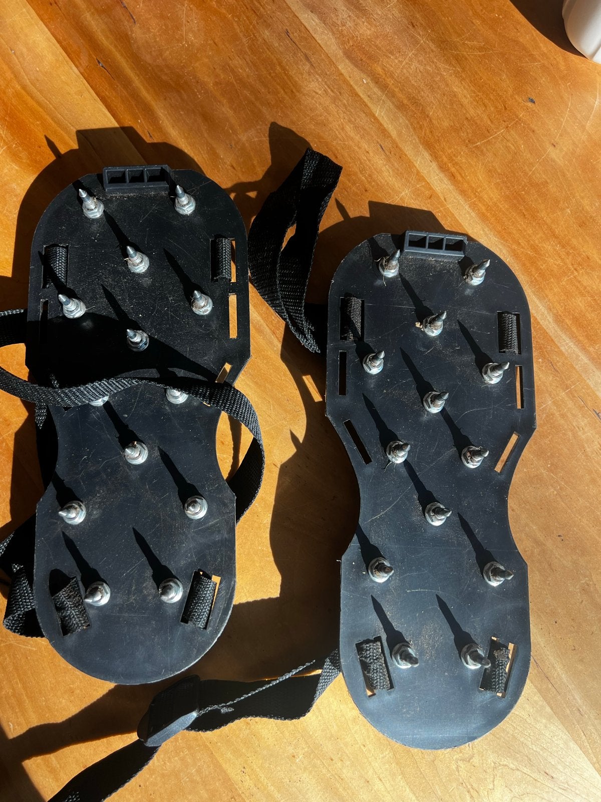 Gazonbeluchter schoenen verticuteer of spijkerzolen beton, Verzenden, Gebruikt
