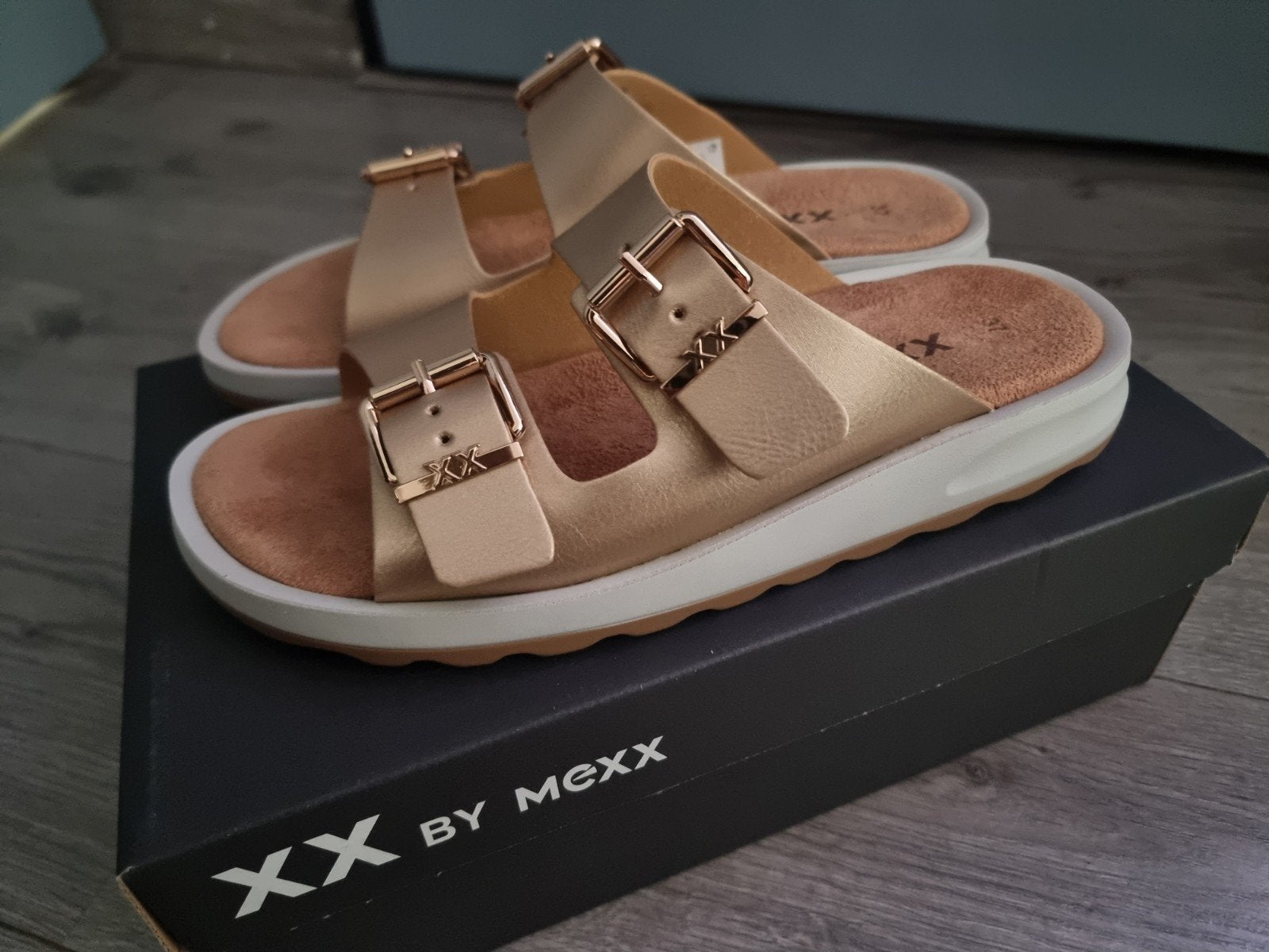 Goud dames slippers Mexx, maat 37, Nieuw (SS), Ophalen of Verzenden, Nieuw, Overige kleuren