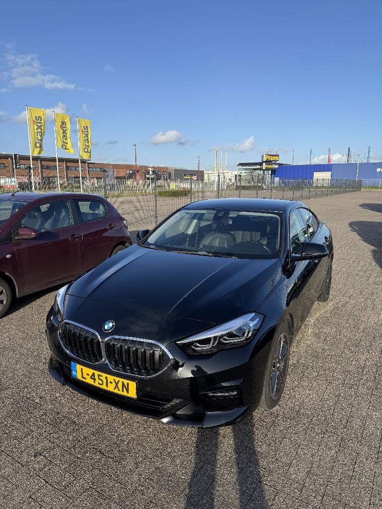 BMW 2-Serie Gran Coupé 218i 136pk Aut 2021 Zwart, Auto's, 136 pk, 1350 kg, Zwart, Particulier