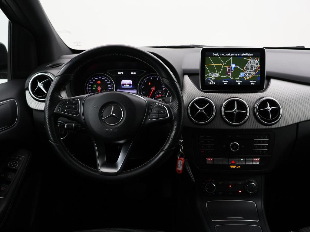 Mercedes-Benz B-klasse 200 AUT7 156 PK AMG SPORT + NIGHT PAC, Auto's, 1325 kg, Gebruikt, Euro 6, 1595 cc