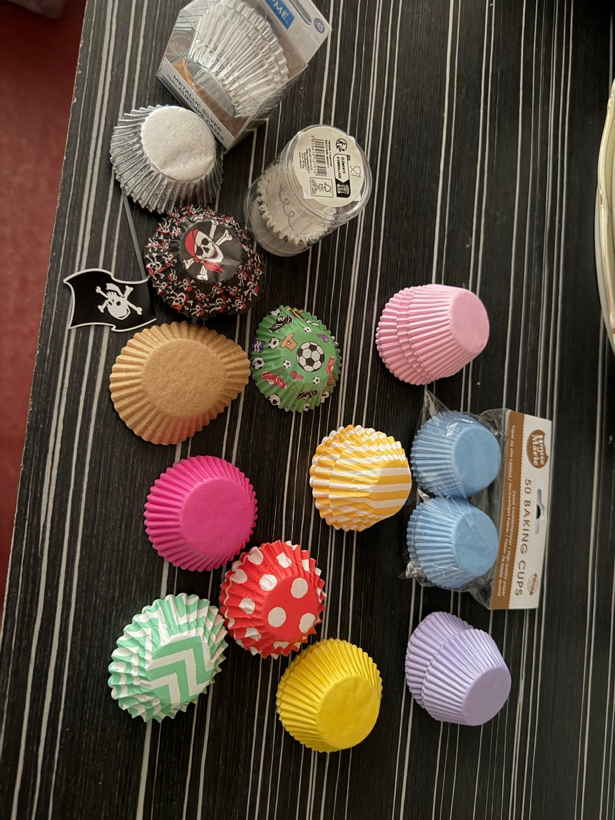 Diverse mini cupcake bakvormpjes - verschillende kleuren, Nieuw, Meerkleurig, Ophalen of Verzenden, Papier of Karton