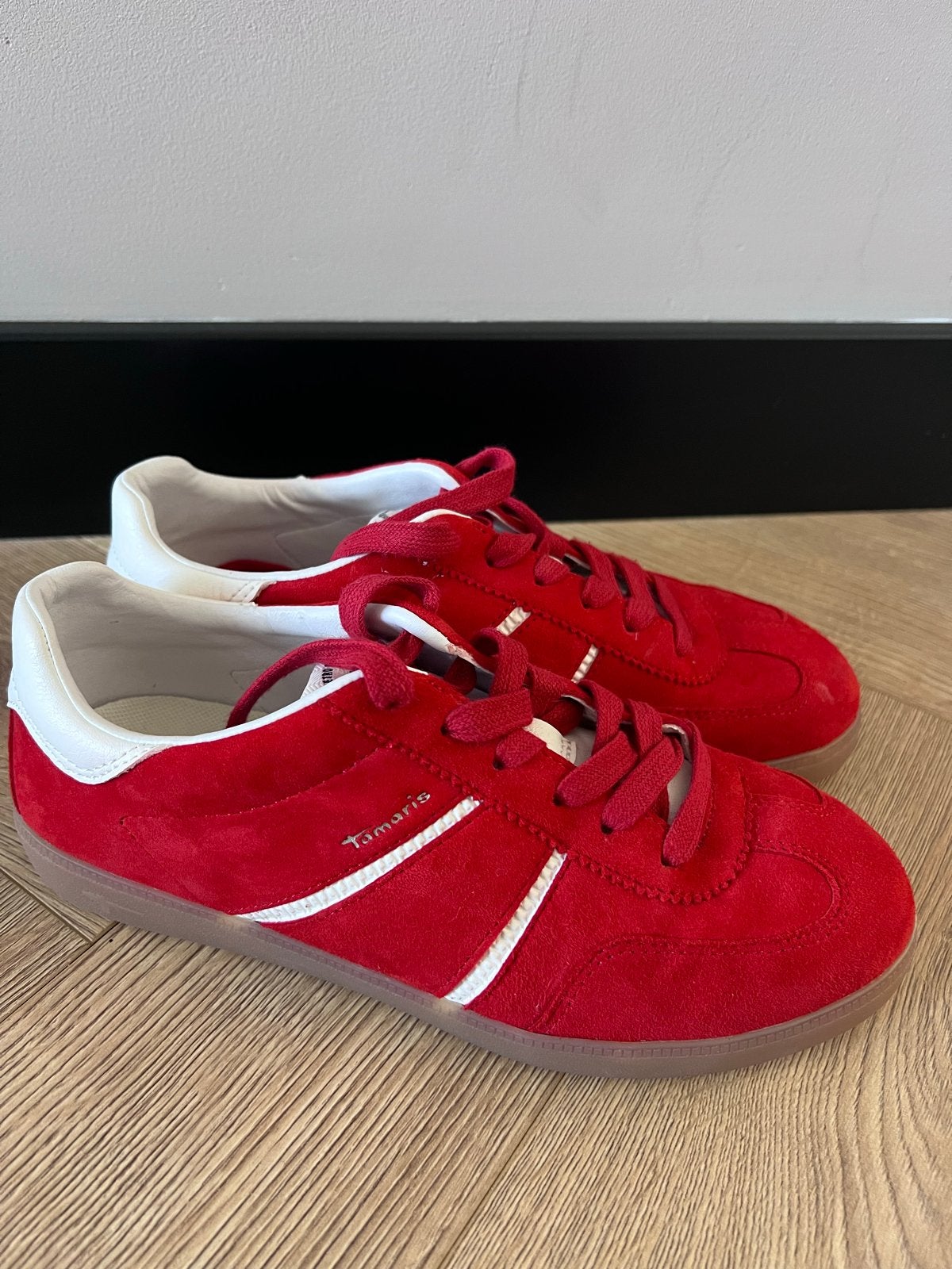 Tamaris rode nette sneakers - nooit gedragen - maat 37, Ophalen of Verzenden, Nieuw, Rood, Sneakers of Gympen
