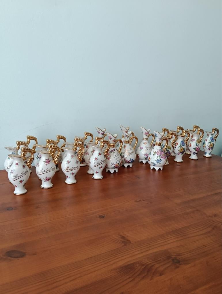 Boch frères keralux vaasjes 24 stuks, Antiek en Kunst, Ophalen of Verzenden