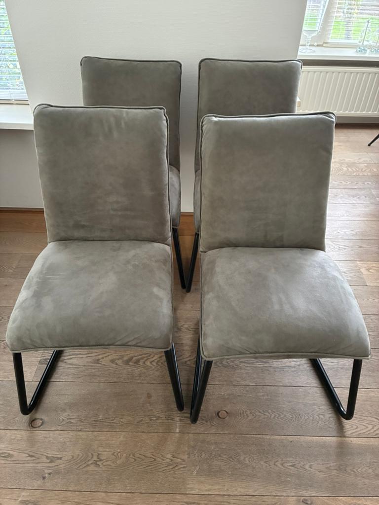 Vier zeer nette eetkamerstoelen, Huis en Inrichting, Ophalen, Zo goed als nieuw, Vier