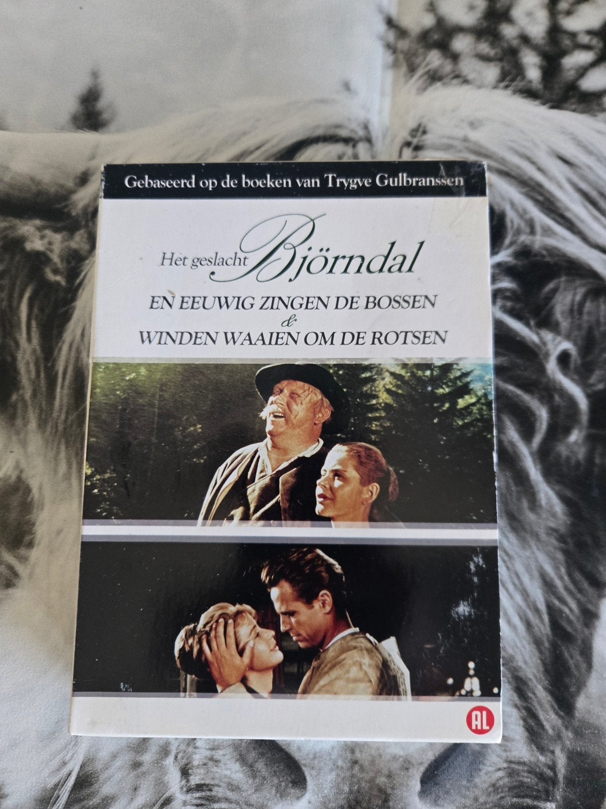 Het geslacht Björndal: En eeuwig zingen de bossen, Cd's en Dvd's, Gebruikt, Nederlands, Ophalen of Verzenden, Vanaf 12 jaar