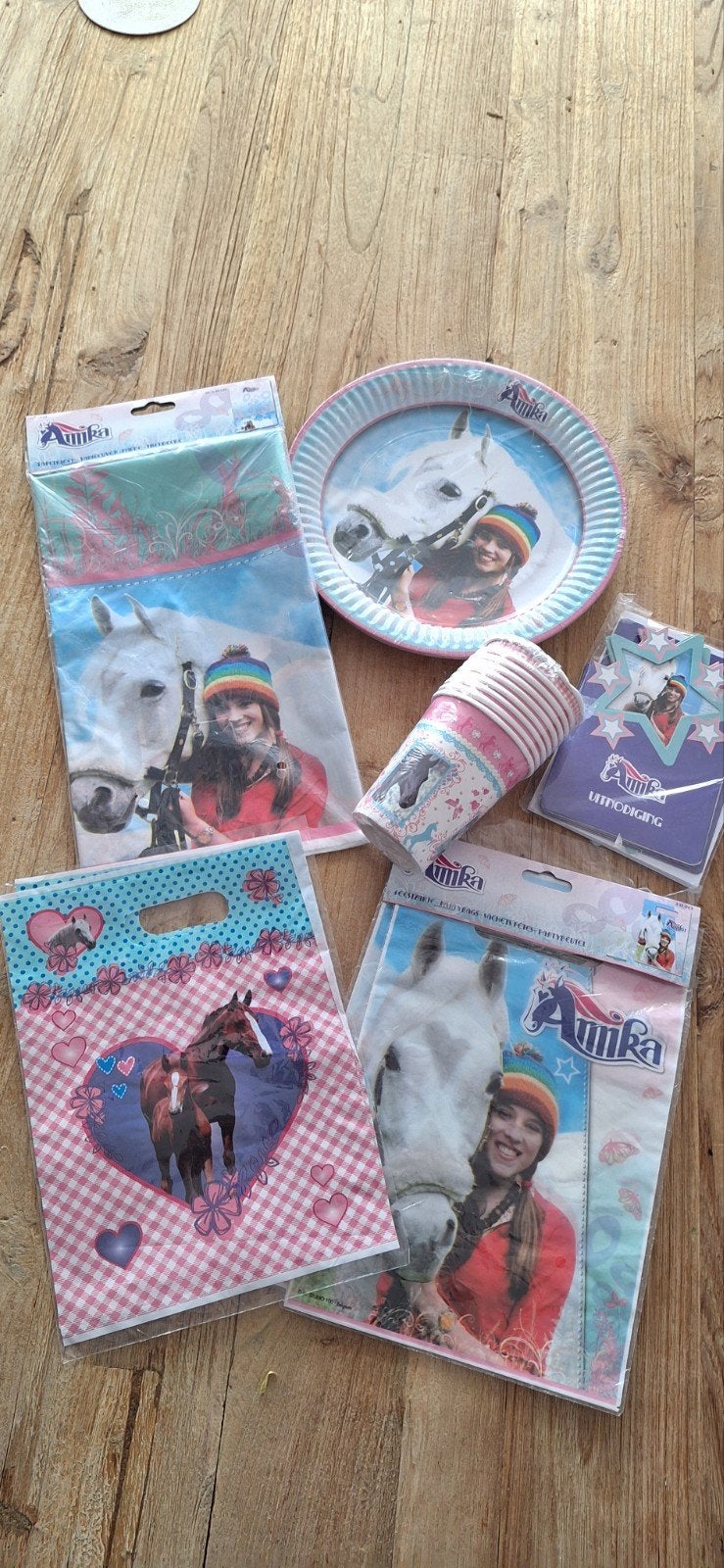 Amika Paarden Feestartikelen Set - Borden, Bekers, Servetten, Ophalen, Nieuw, Feestartikel, Verjaardag