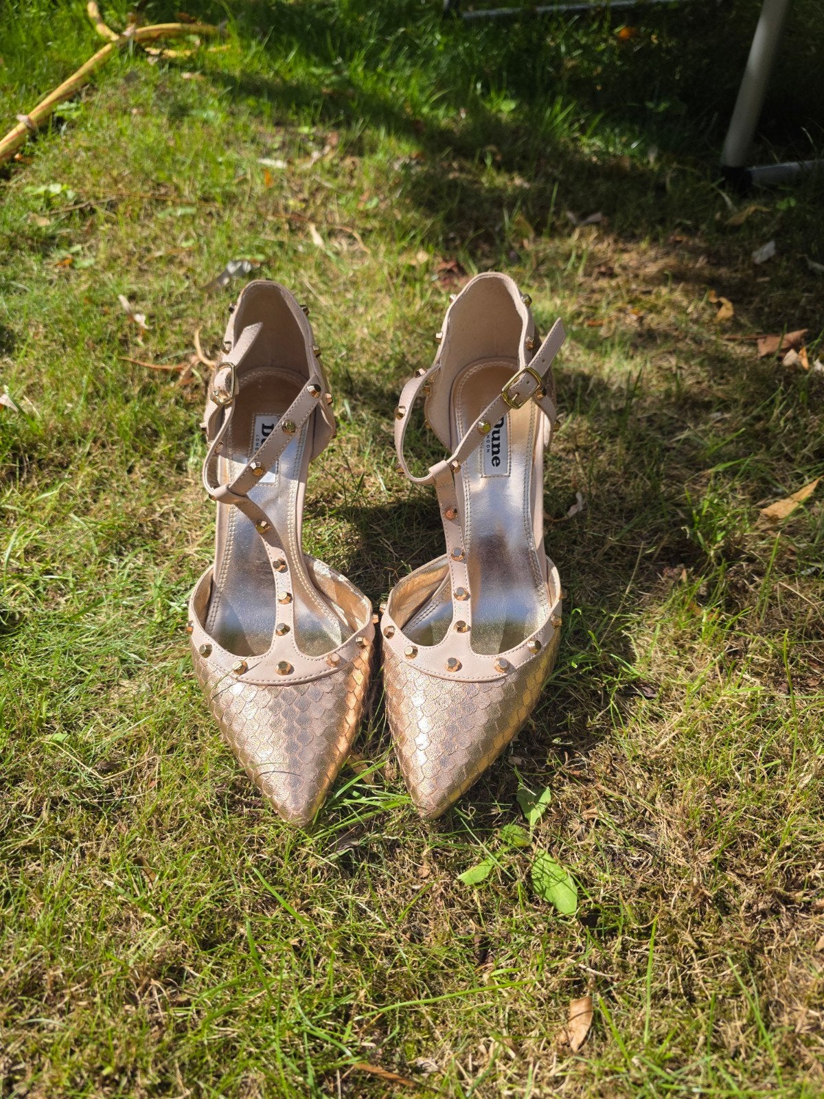 Dune London Pumps met Studs - 39, zgan, rosé goud,, Overige kleuren, Ophalen of Verzenden, Zo goed als nieuw, Schoenen met hoge hakken