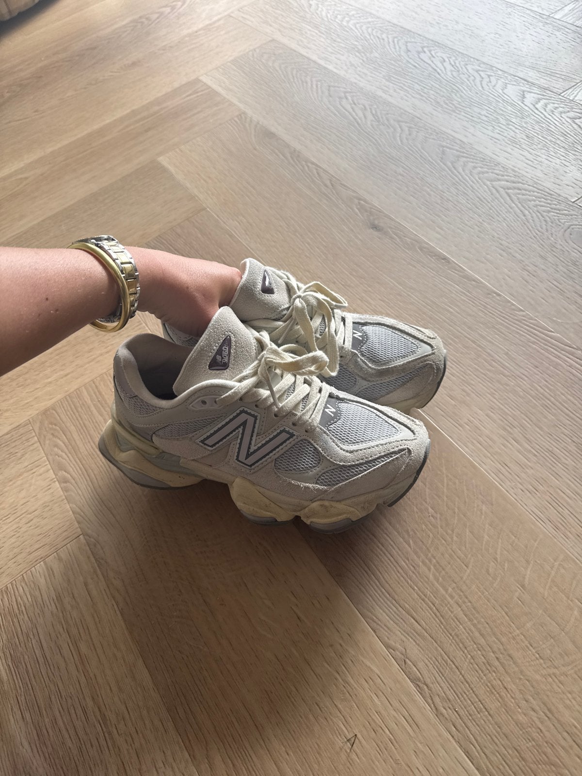 New Balance 9060 Sneakers - Zo goed als nieuw, Ophalen of Verzenden, Zo goed als nieuw, Beige, Sneakers of Gympen