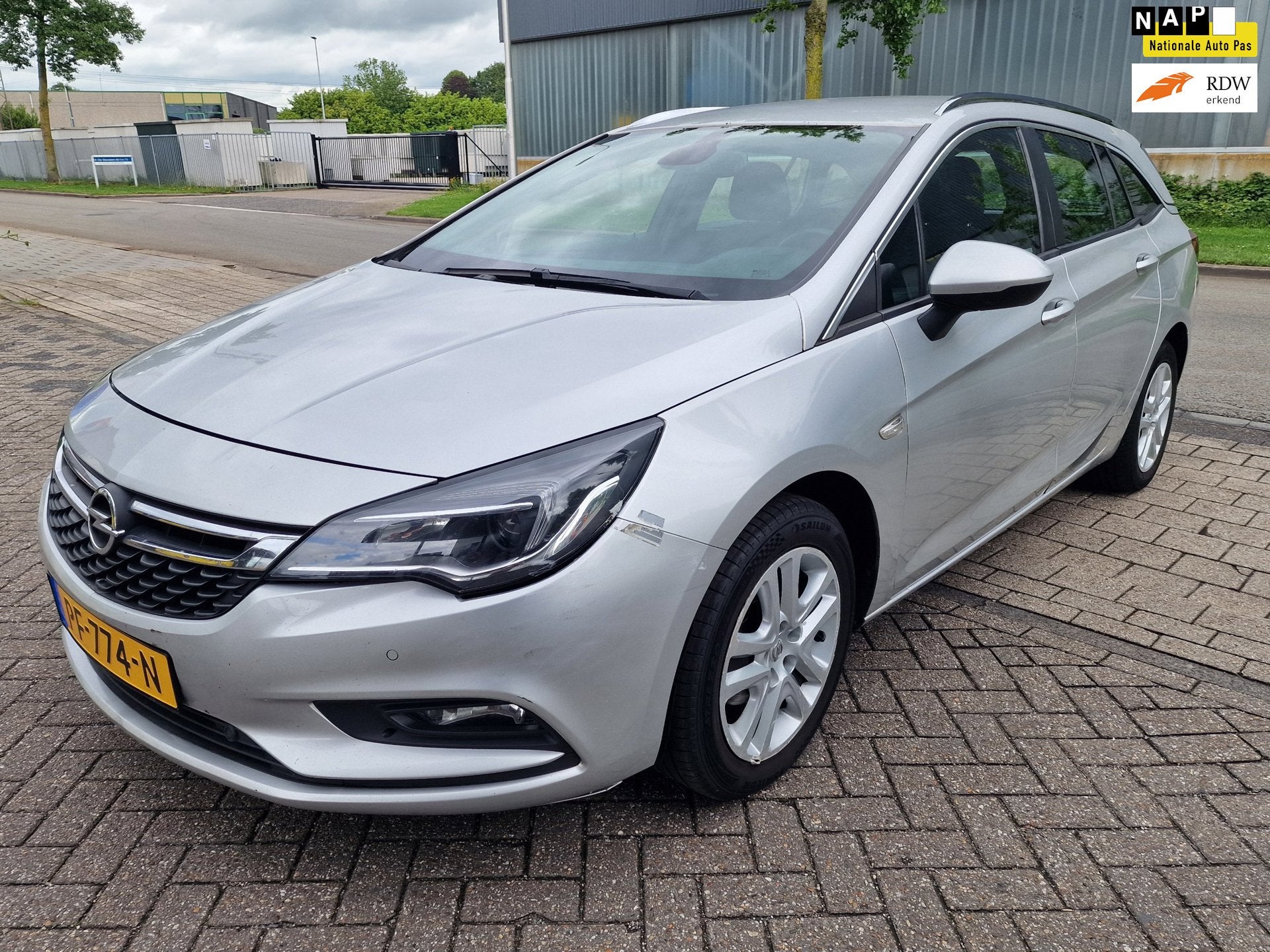 Opel Astra Sports Tourer 1.6 CDTI Online Edition, MOTOR DEFE, Auto's, Opel, Voorwielaandrijving, Stof, Gebruikt, 4 cilinders