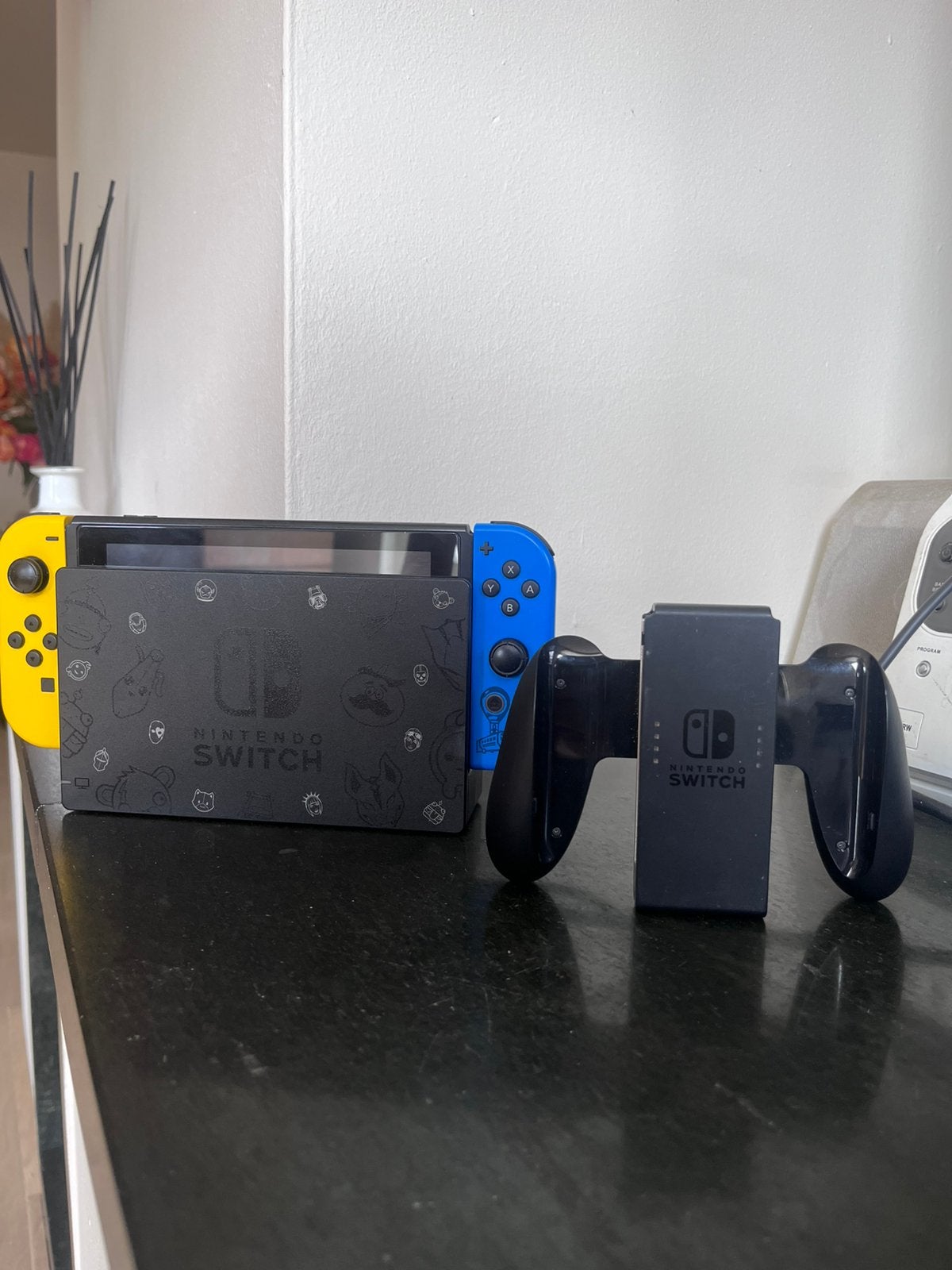 Nintendo switch Fortnite editie, Ophalen, Zo goed als nieuw, Met 1 controller