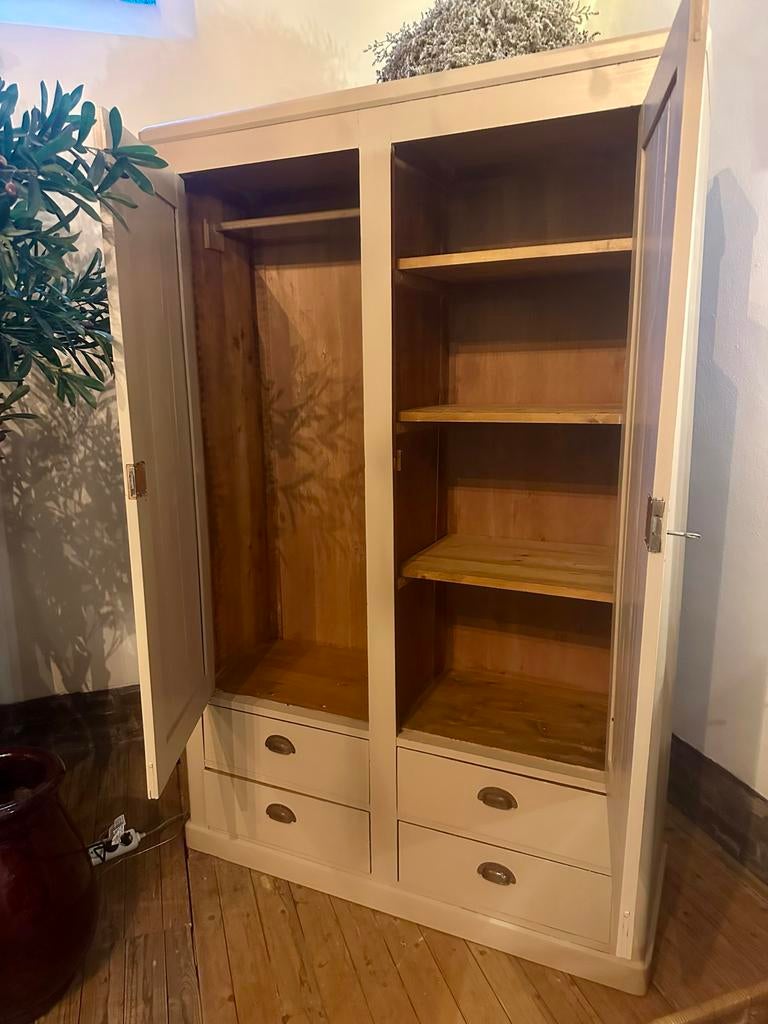 Leuke oude kleding kast in licht beige zand IL Fienile, Ophalen, Gebruikt, IL Fienile, 100 tot 150 cm