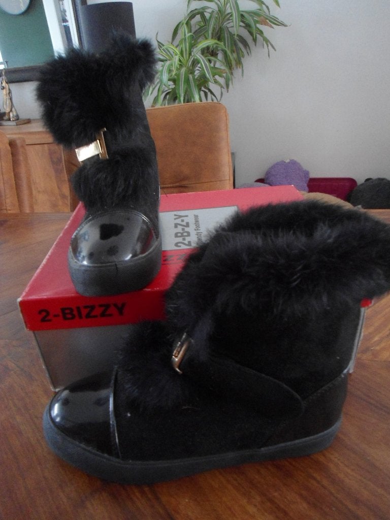 Nieuwe gevoerde lak/ suede boots met bontje mt. 40, Kleding | Dames, Schoenen, Ophalen, Zwart, Lage of Enkellaarzen, Nieuw