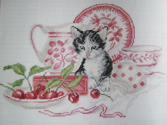 Borduurpatroon  Poes -  Kersen  en Servies   nr 6459, Verzenden, Nieuw, Handborduren, Patroon