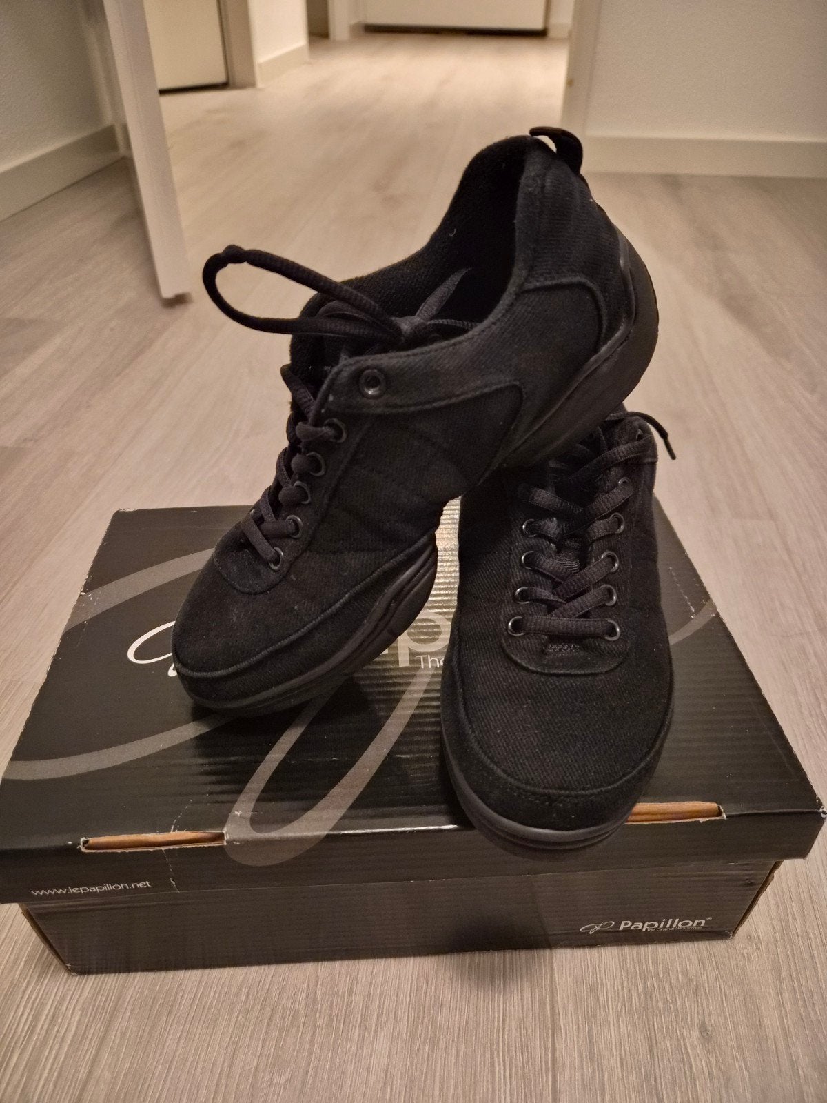 Papillon Dance Sneakers - Maat 37.5, Ophalen of Verzenden, Schoenen