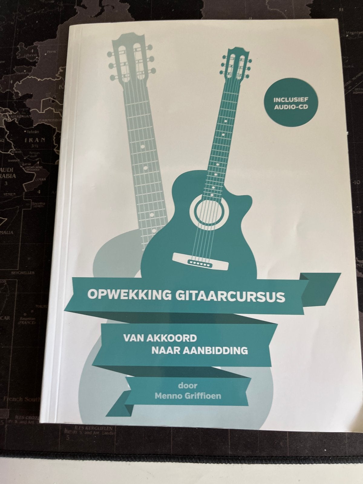 Opwekking Gitaarcursus: Van Akkoord naar Aanbidding, Muziek en Instrumenten, Ophalen of Verzenden, Zo goed als nieuw, Overige typen