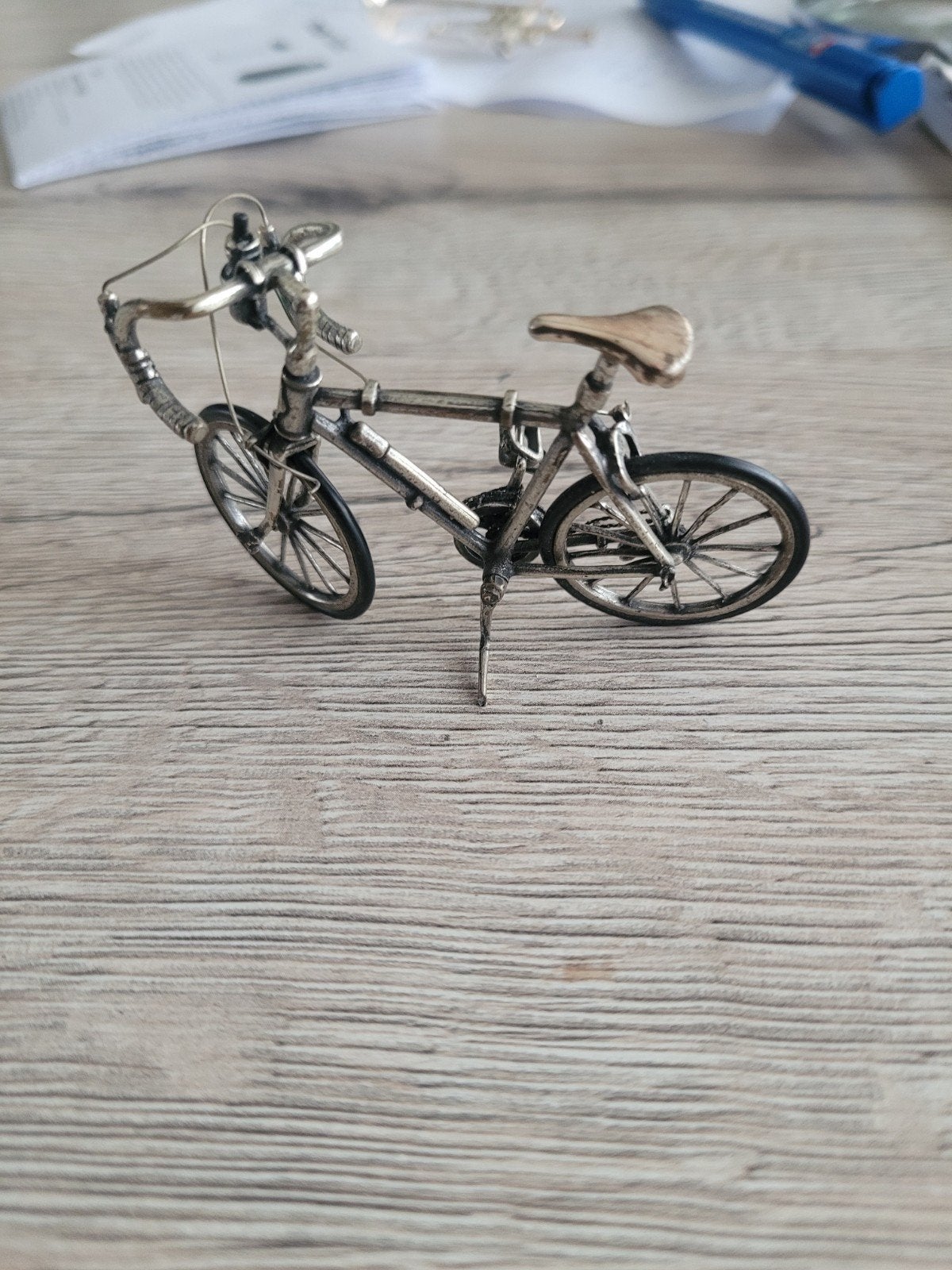 Miniatuur fiets van metaal - decoratief verzamelobject, Ophalen, Gebruikt