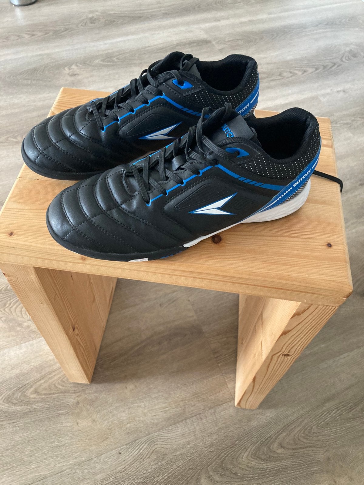 Sportschoen Dutchy, Ophalen, Sportschoenen, Zo goed als nieuw, Jongen