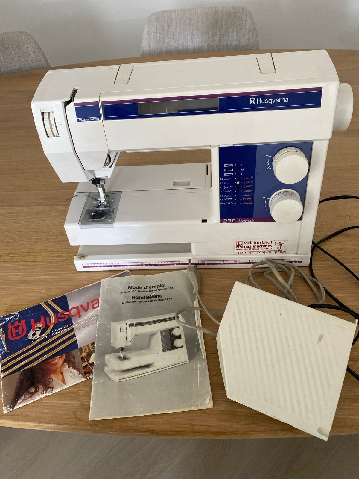 Husqvarna 230 Electronic Naaimachine met accessoires, Ophalen, Gebruikt, Naaimachine, Husqvarna