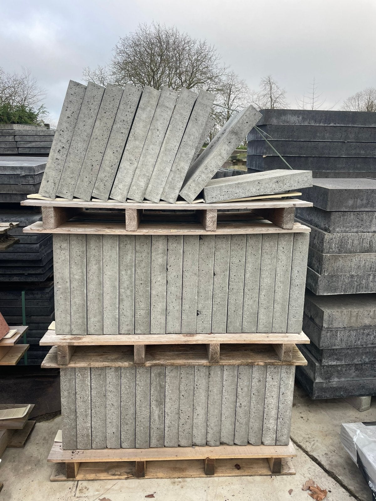 24,5m2 Oud Hollandse tegels 50x50x7cm Grijs RESTPARTIJ, Ophalen, Nieuw, Beton, Terrastegels