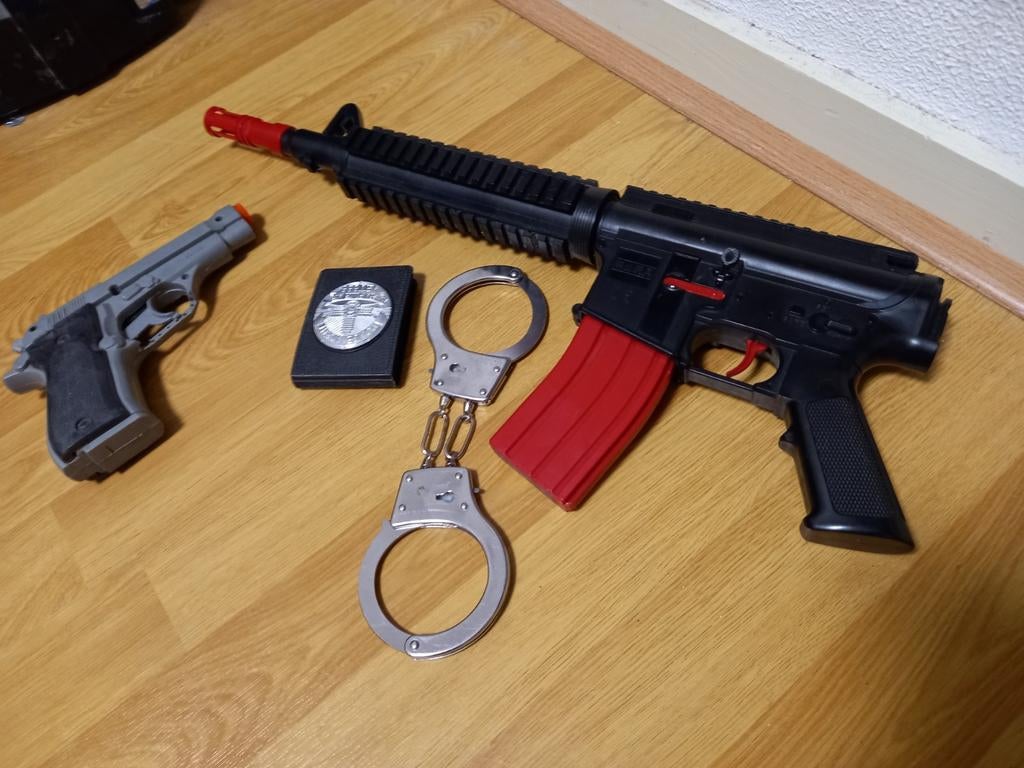 Complete Politie Speelgoedset met Geweren en Handboeien, Ophalen, Zo goed als nieuw, Jongen of Meisje