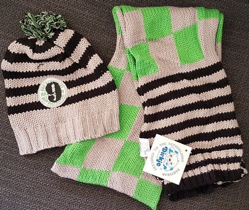 Maat 68 Dirkje muts + sjaal NIEUW (0056), Kinderen en Baby's, Setje, Dirkje, Nieuw, Ophalen of Verzenden
