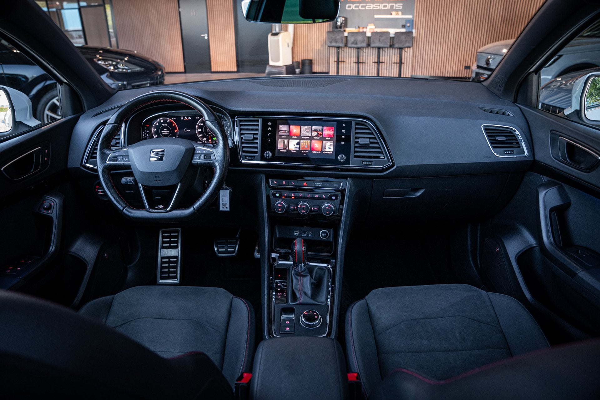 Seat ATECA 1.5 TSI FR Business Intense|Pano|ACC|Dig Cockpit|, Auto's, 4 cilinders, 150 pk, Ateca, Wit