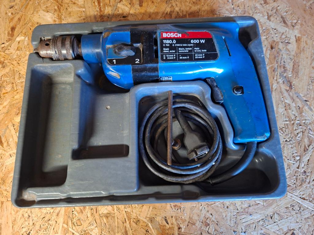 Bosch 600W Boormachine - Scintilla SA, Doe-het-zelf en Verbouw, Gereedschap | Boormachines, Gebruikt, Boormachine, 600 watt of meer