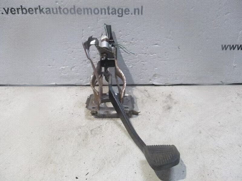 REMPEDAAL Toyota Celica (T20) (01-1993/11-1999), Gebruikt, Kundenbetreuung@toyota.de, Ophalen of Verzenden, Toyota
