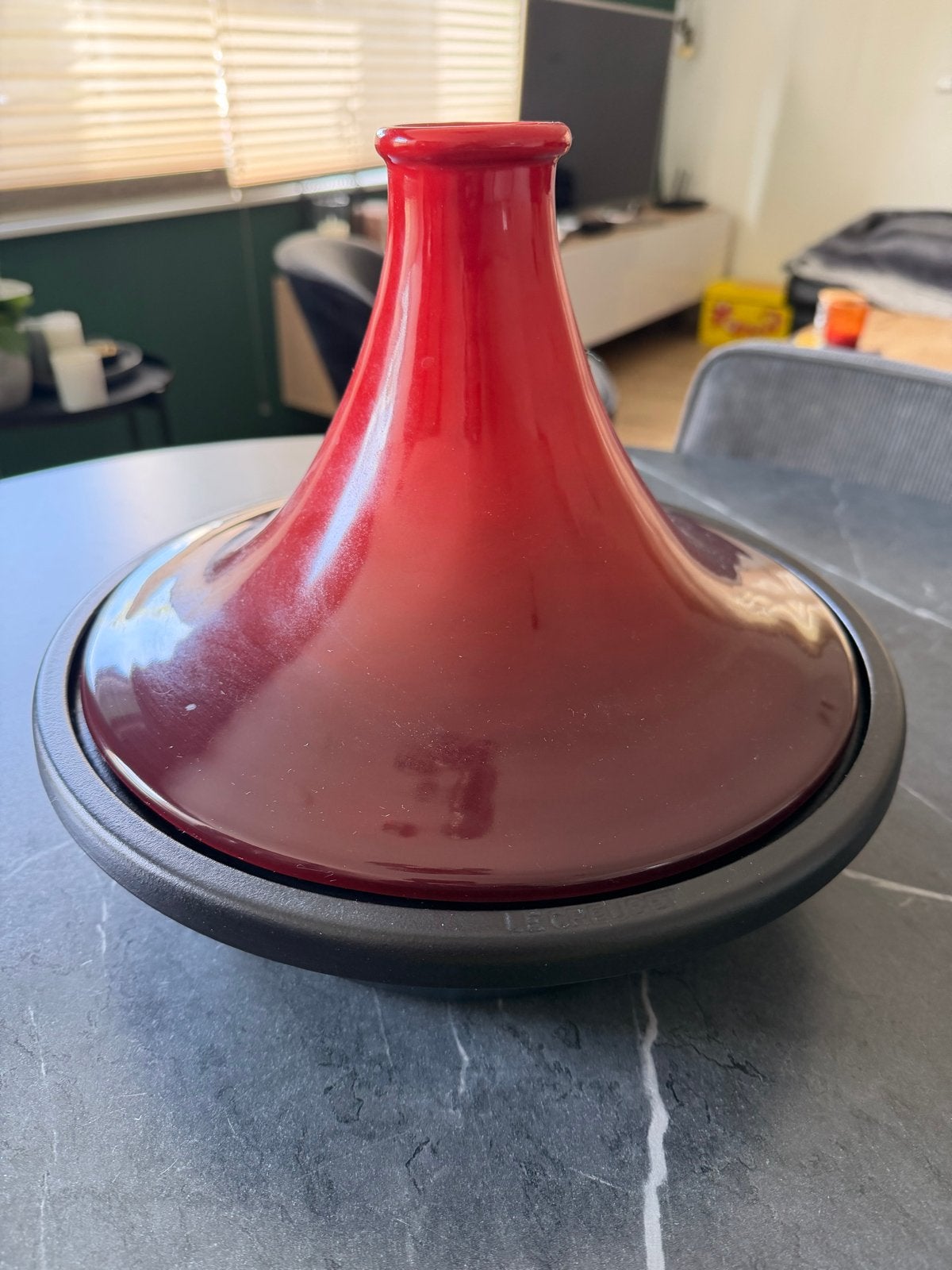 Le Creuset Tajine - Rood - 31 cm - Gietijzer/Porselein, Ophalen, Gebruikt, Gietijzer, Tajine