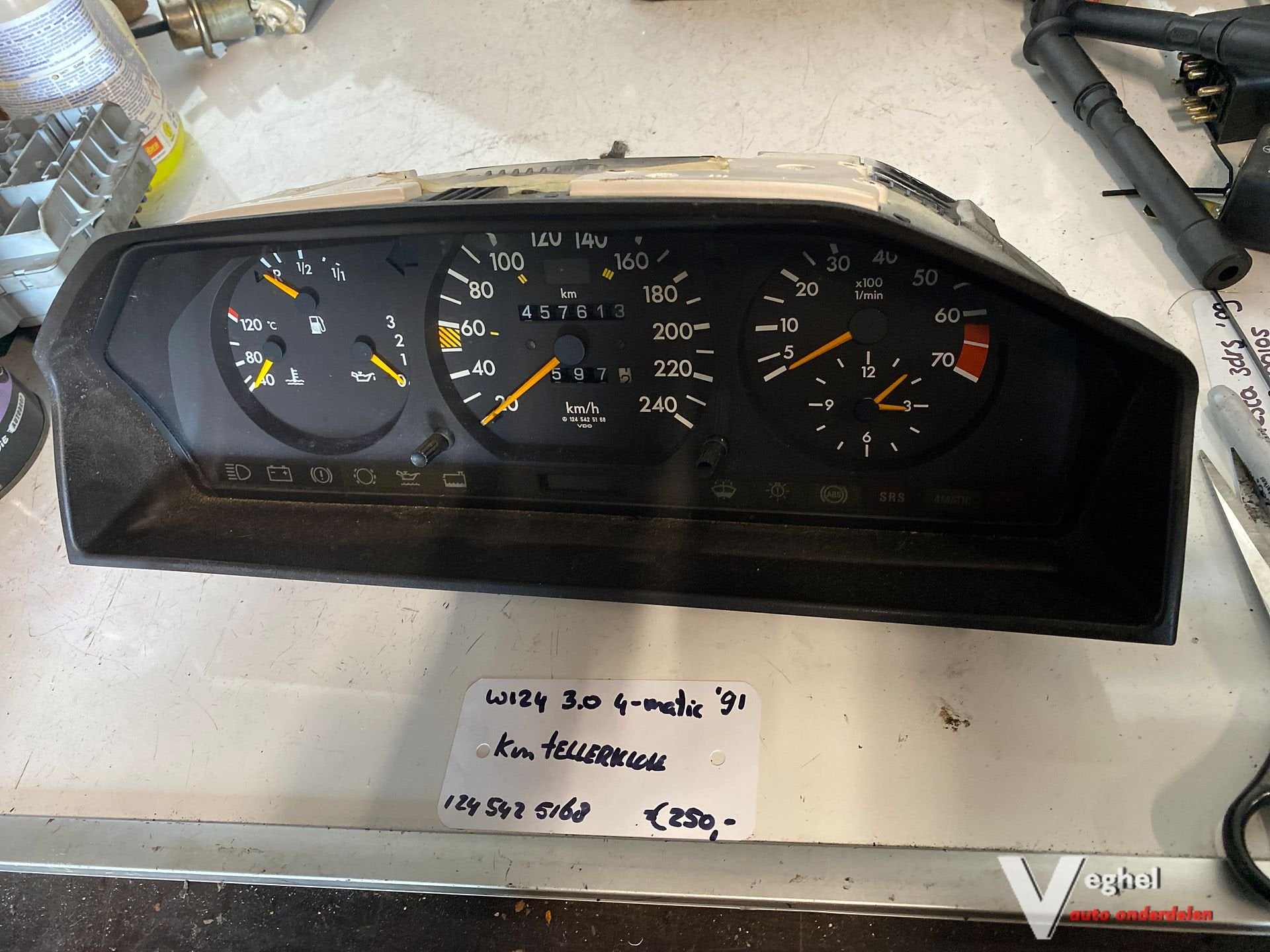 Mercedes W124 3.0 4- matic 1991 Km Tellerklok 124 542 5168