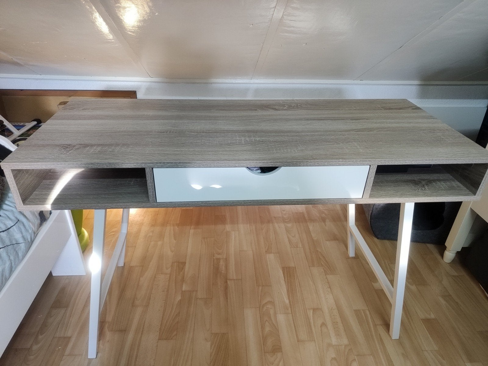 nieuwe bureau met 2 open vakken en lade en stoel erbij, Huis en Inrichting, Bureaus, Ophalen, Nieuw, 120 cm