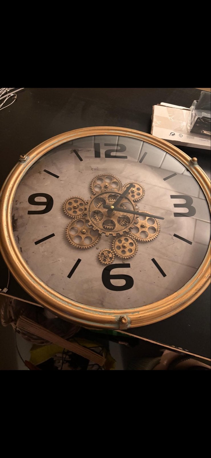 Gouden Wandklok met Zichtbaar Uurwerk en Tandwielen, Huis en Inrichting, Woonaccessoires | Klokken, Goud, Wandklok, Zichtbaar uurwerk