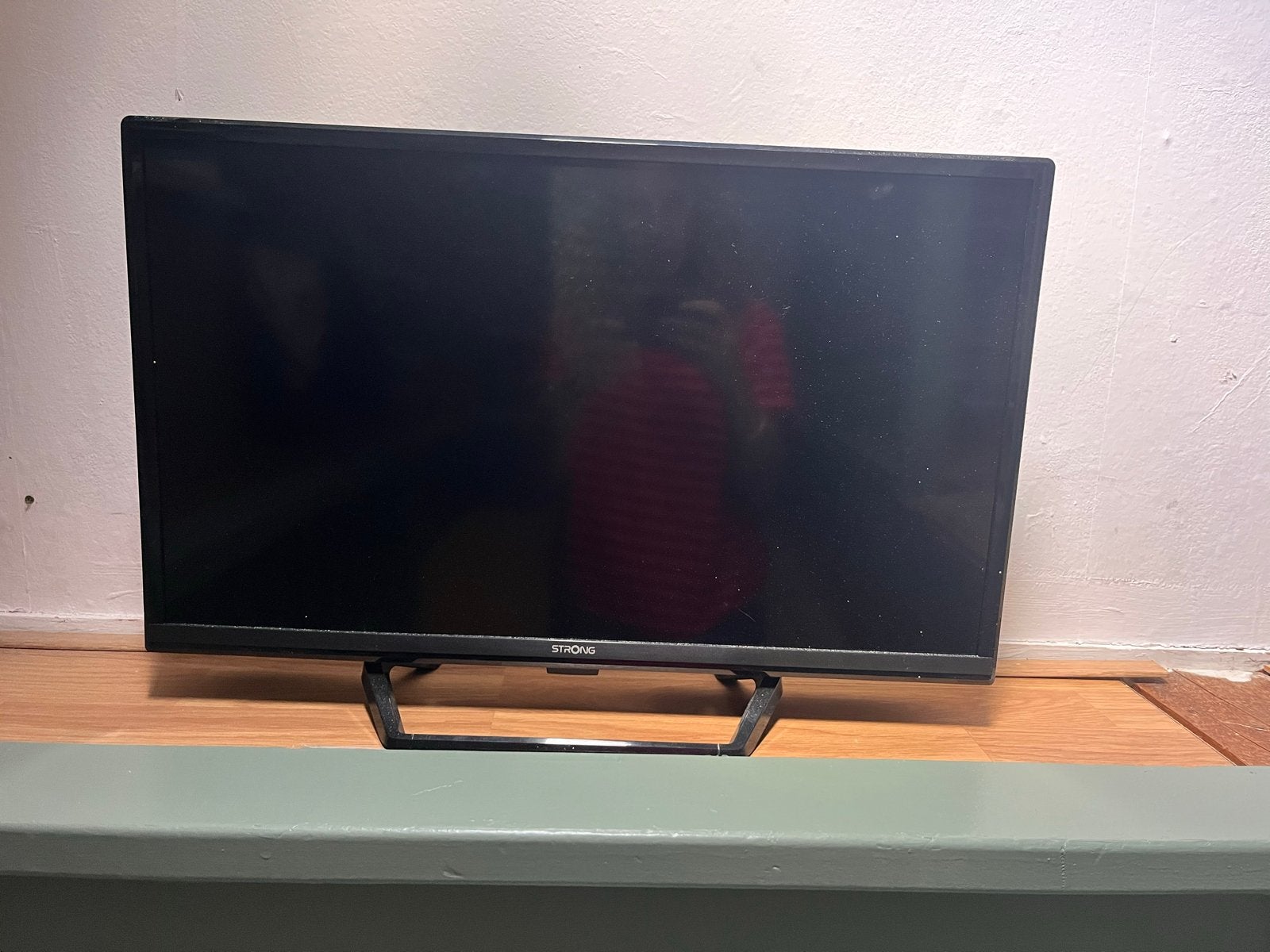 Strong TV - Compacte en betrouwbare televisie, Audio, Tv en Foto, Televisies, Ophalen of Verzenden, Zo goed als nieuw, 60 tot 80 cm
