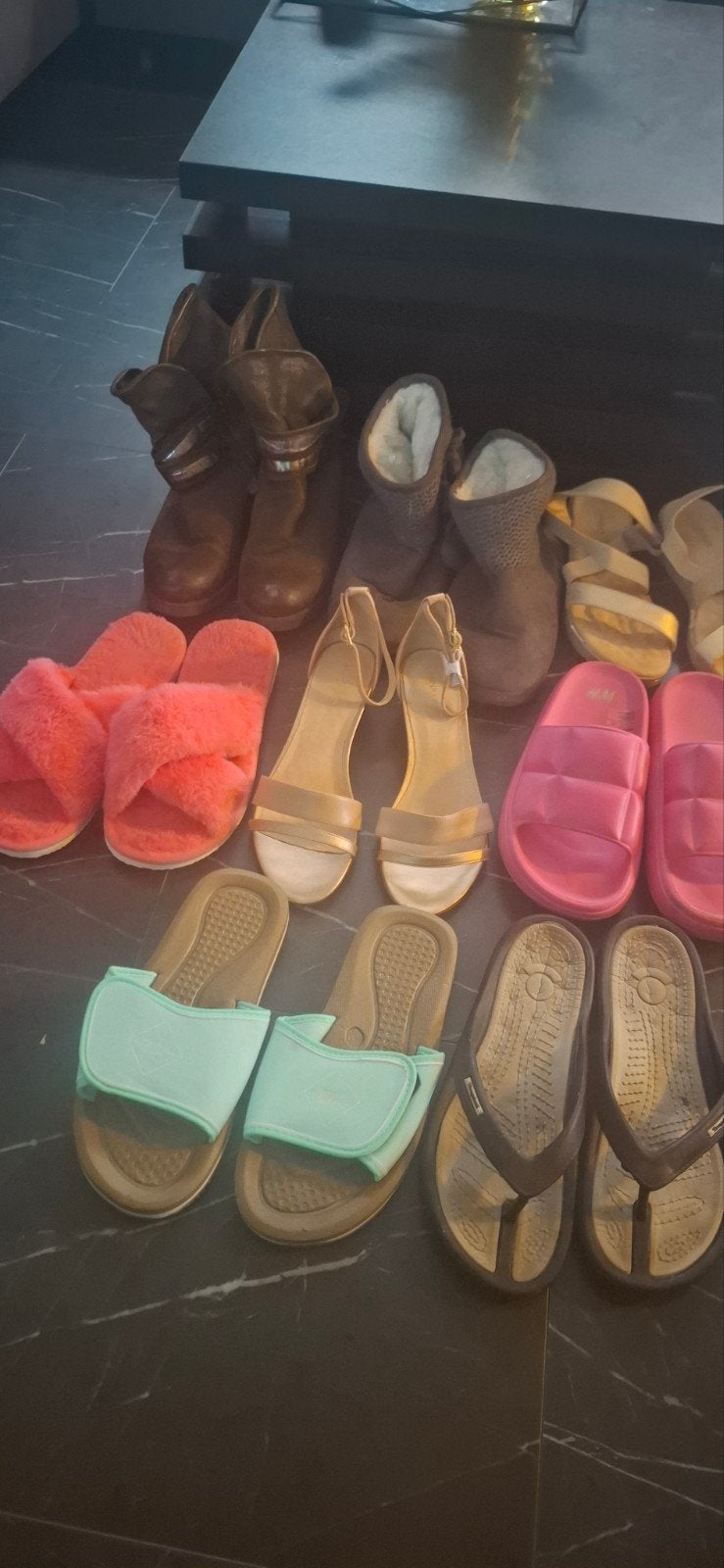 dames slippers/sandalen maat 41/42 gratis af te halen, Overige kleuren, Gedragen, Ophalen, Slippers