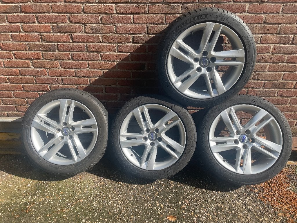 Volvo velgen 17 inch zomerbanden Michelin / Viking, Ophalen, Gebruikt, Velg(en), 17 inch
