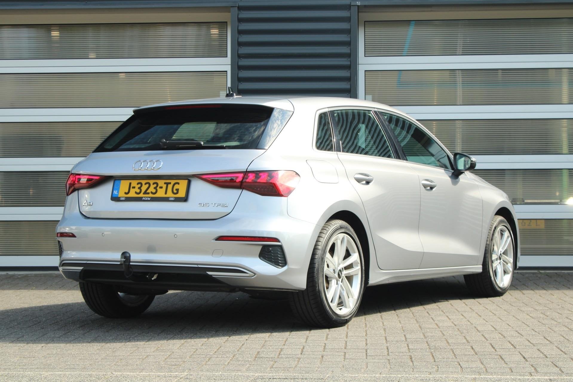 Audi A3 Sportback 35 TFSI 150pk Business edition | Trekhaak, Auto's, 12 maanden, Stof, 4 cilinders, Automatische klimaatregeling