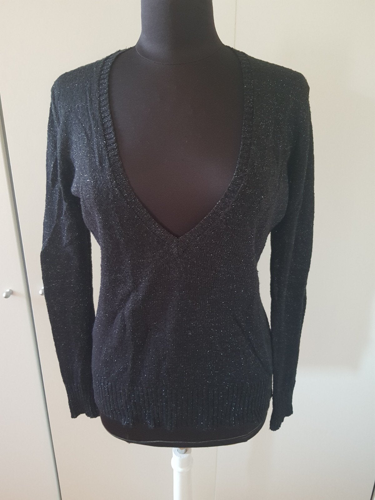 Zwarte Hema glitter trui met diepe V-hals – maat L, Kleding | Dames, Truien en Vesten, Zwart, Maat 42/44 (L), Ophalen of Verzenden