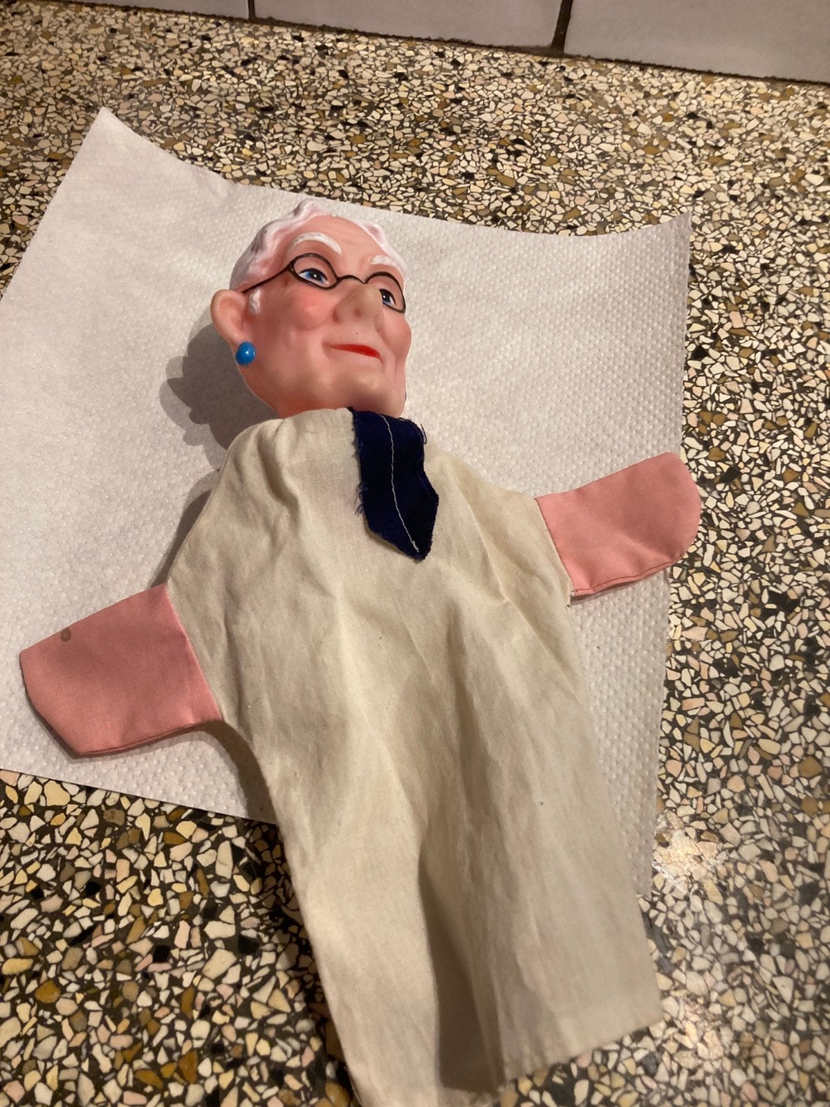 Poppenkastpop oma, Ophalen of Verzenden